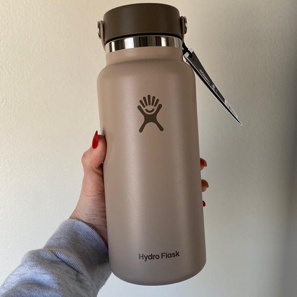 Hydro Flask Other - NWT Whole Foods Special Edition Taproot Hydro Flask, 32 oz